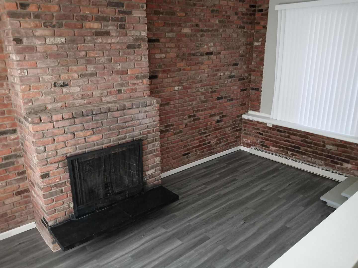 Royal Oak Apartment: 1105 N Stephenson Hwy