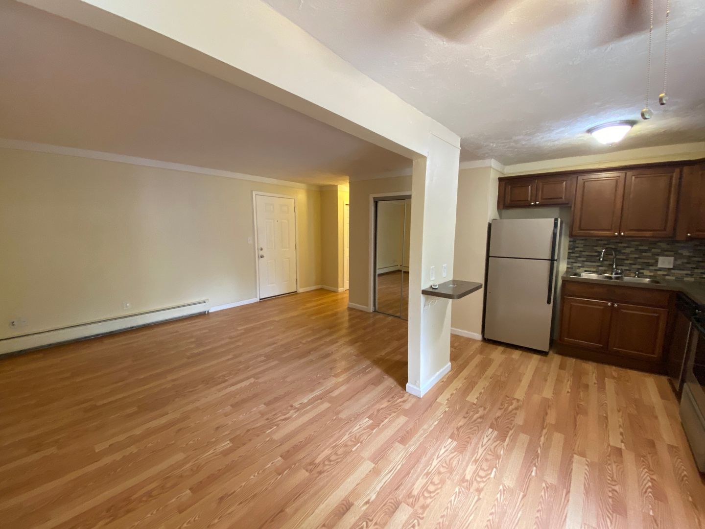 Royal Oak Apartment: 1105 N Stephenson Hwy