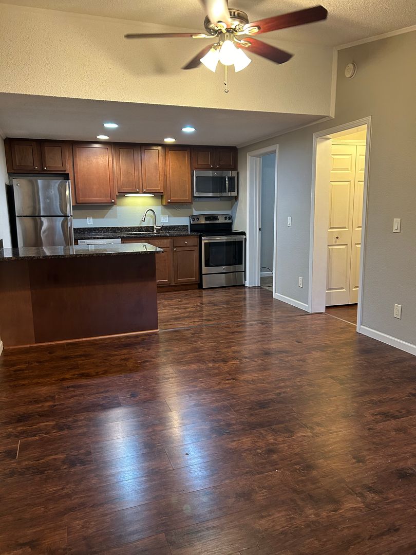 Waterbury Estates 7 of 12