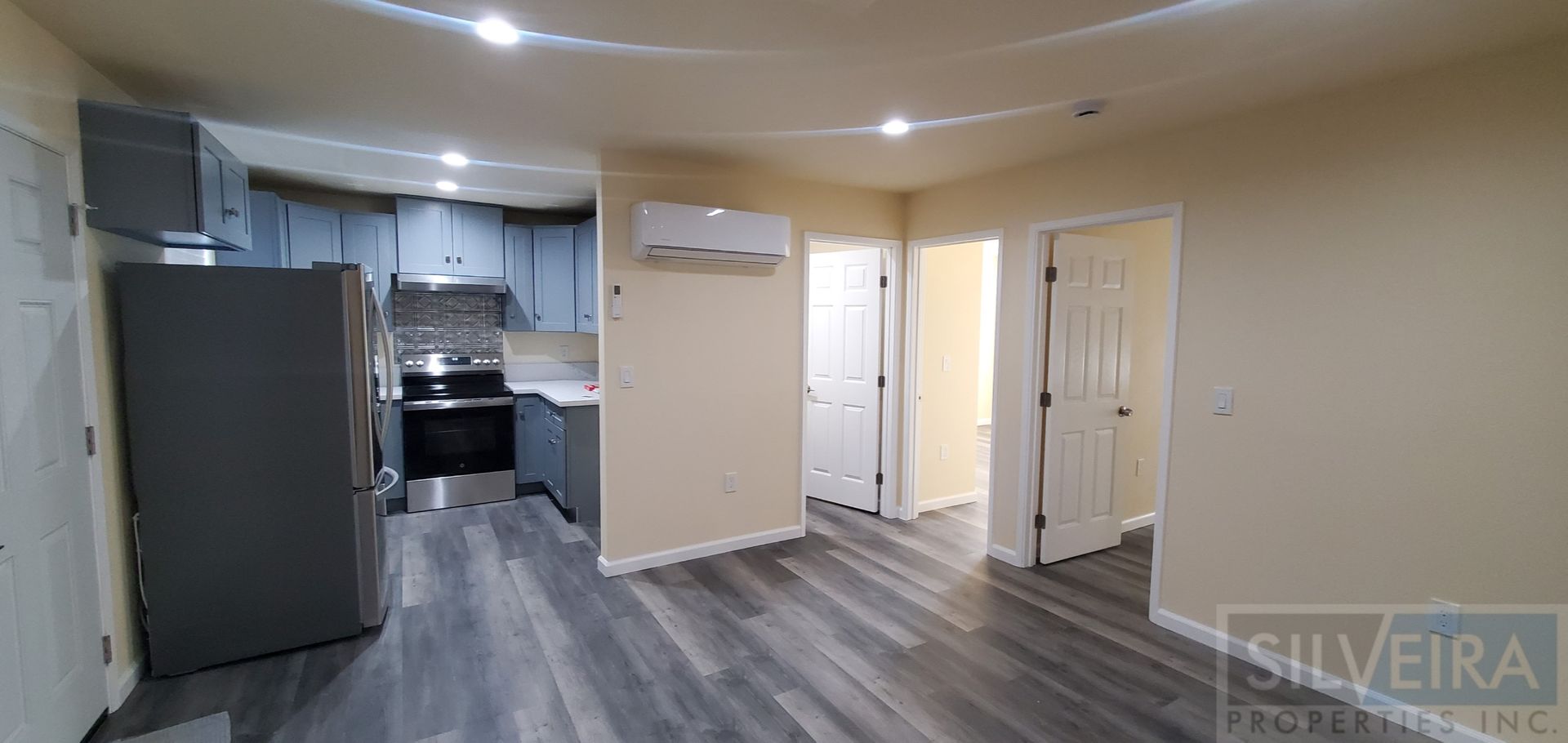 Santa Maria House: 1102-A W Hermosa