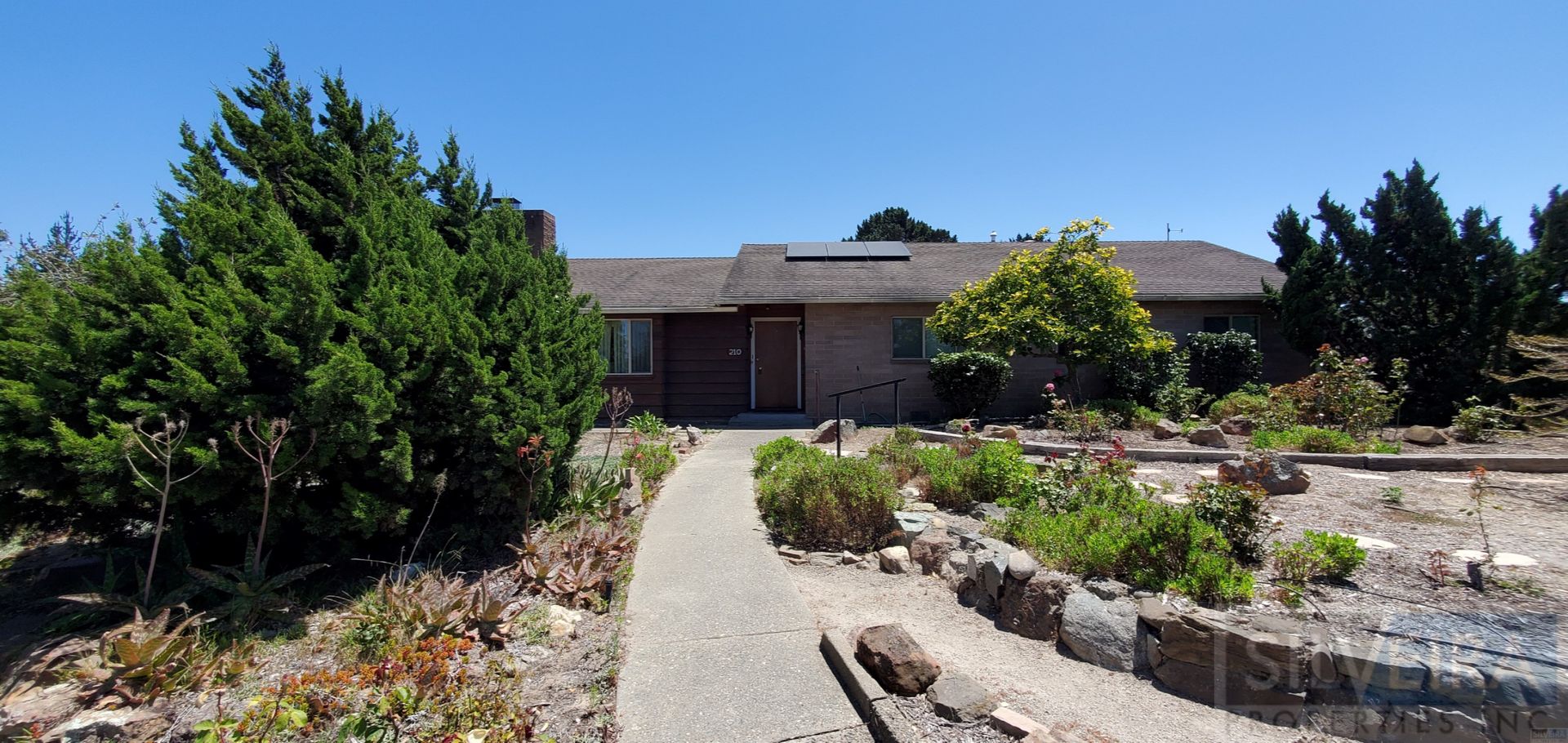 Santa Maria House: 210 Pabst Ln.