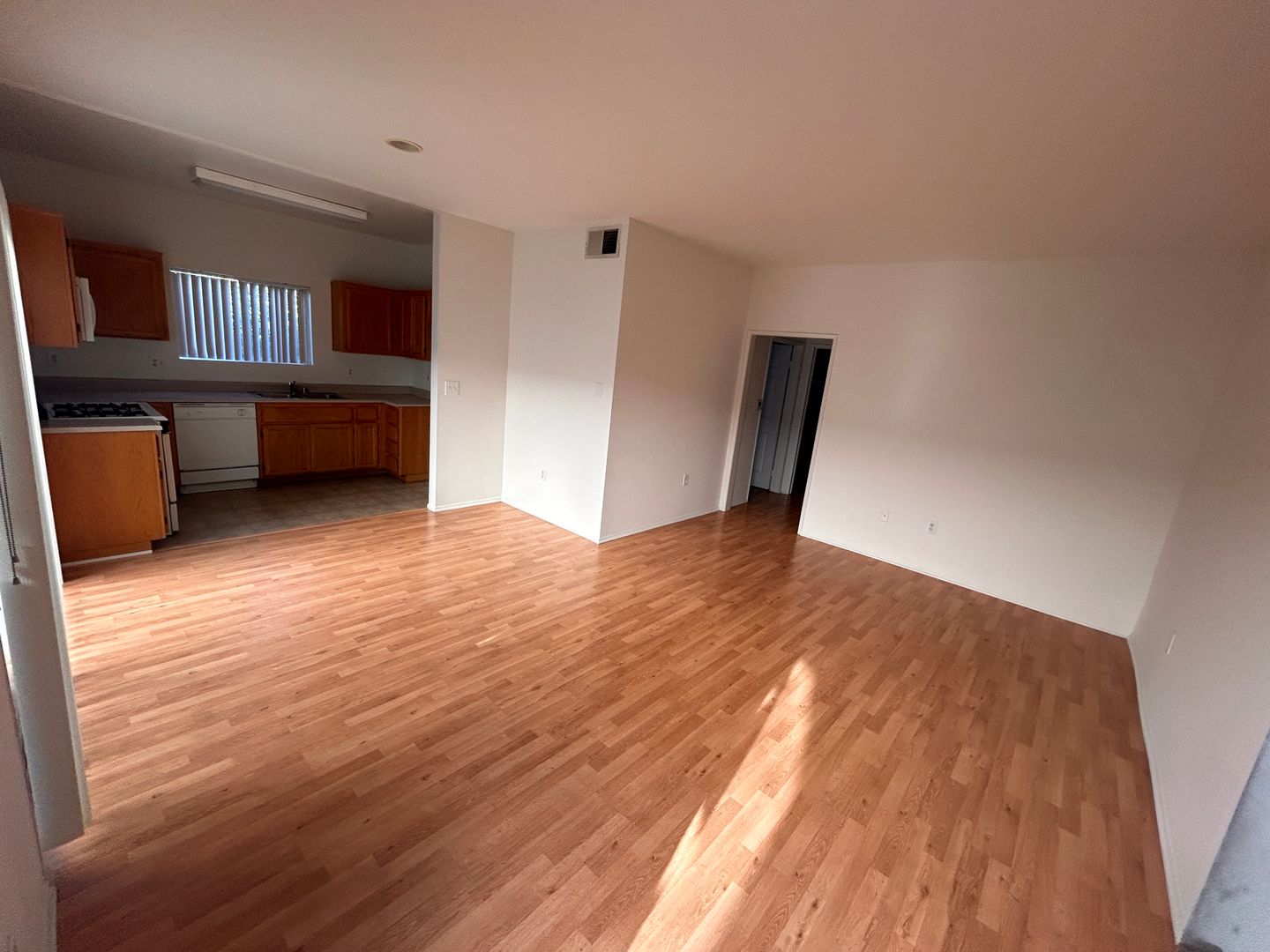 North Hollywood Apartment: 12950 Hartland Street