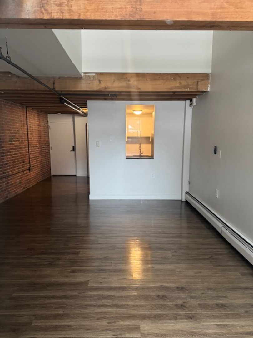 Springfield Apartment: 15 Taylor St.