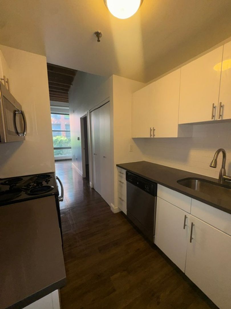 Springfield Apartment: 15 Taylor St.