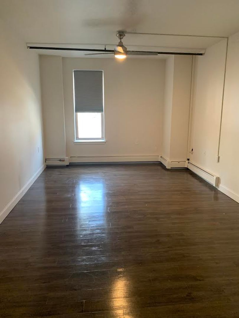 Springfield Apartment: 15 Taylor St.