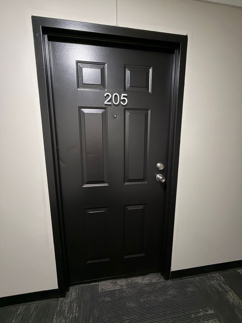 Springfield Apartment: 122 Chestnut St.