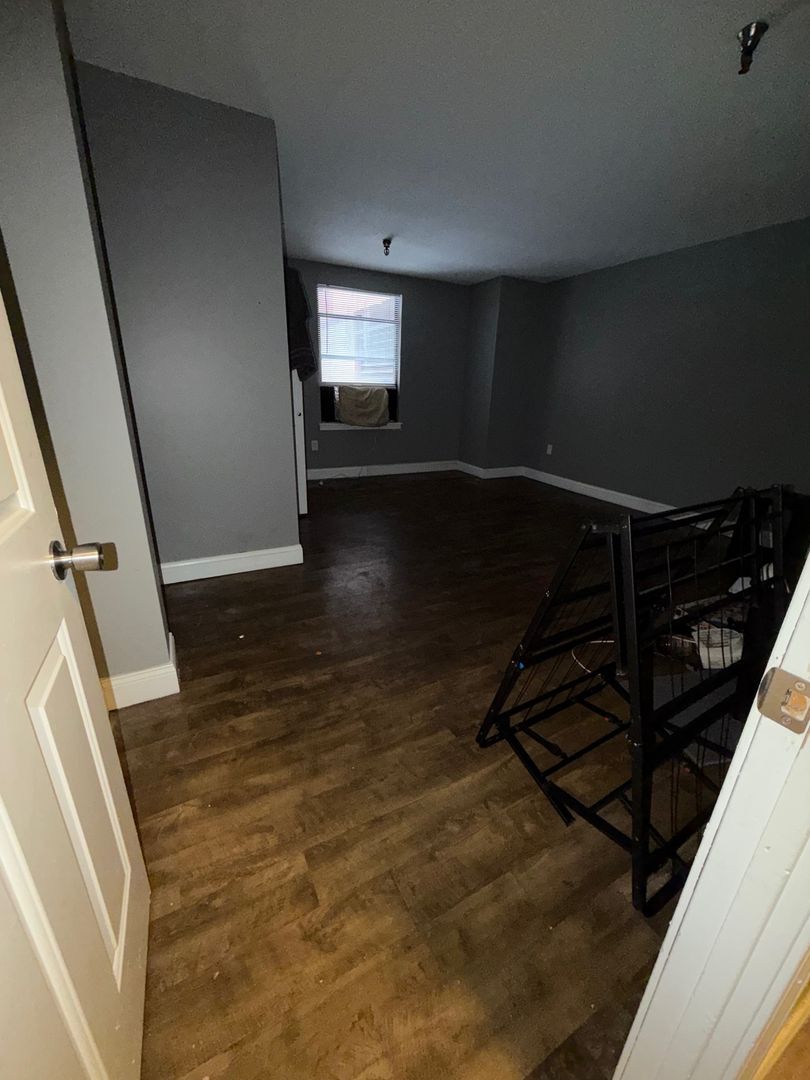 Springfield Apartment: 122 Chestnut St.