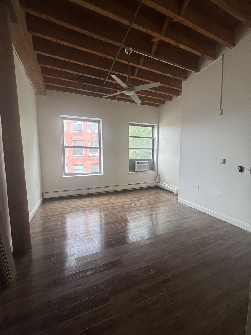 Springfield Apartment: 15 Taylor St.