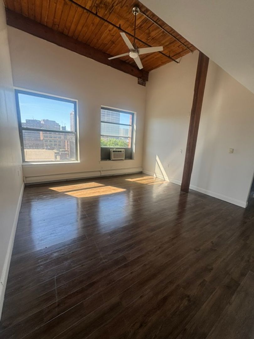 Springfield Apartment: 15 Taylor St.