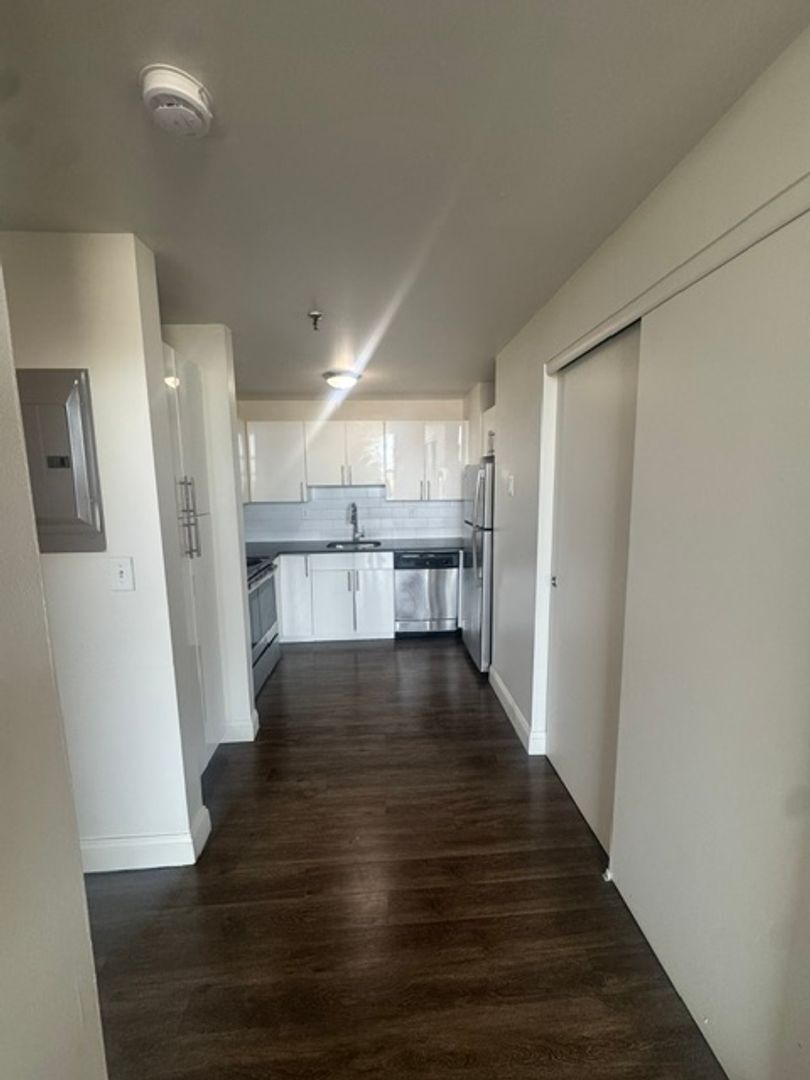 Springfield Apartment: 15 Taylor St.