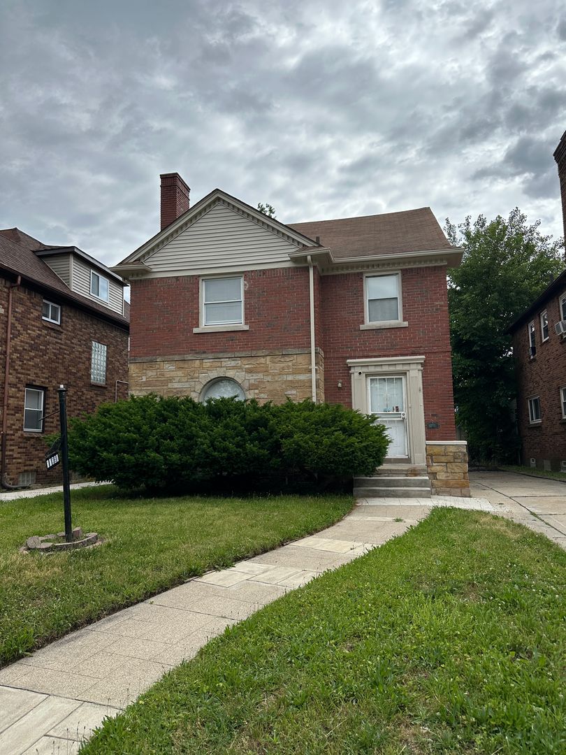 Detroit House: 17368 Woodingham