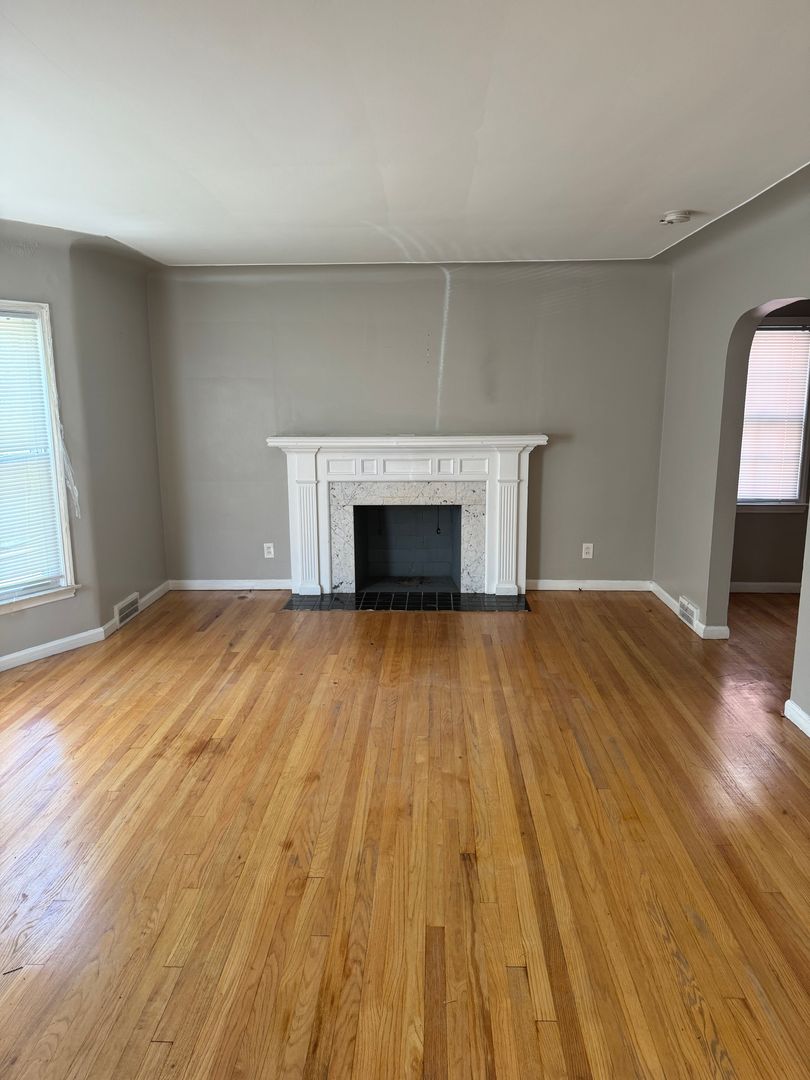 18260 Sorrento, Detroit, MI 48235