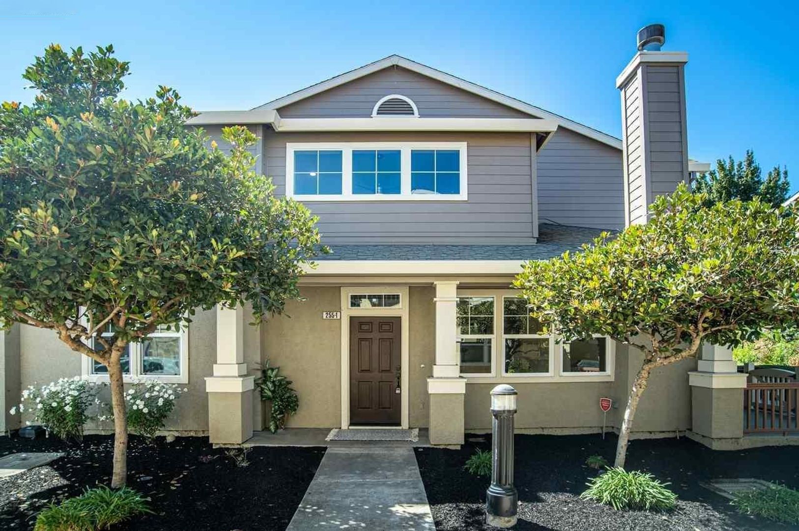 Livermore House: 255 Wildrose Cmn #1