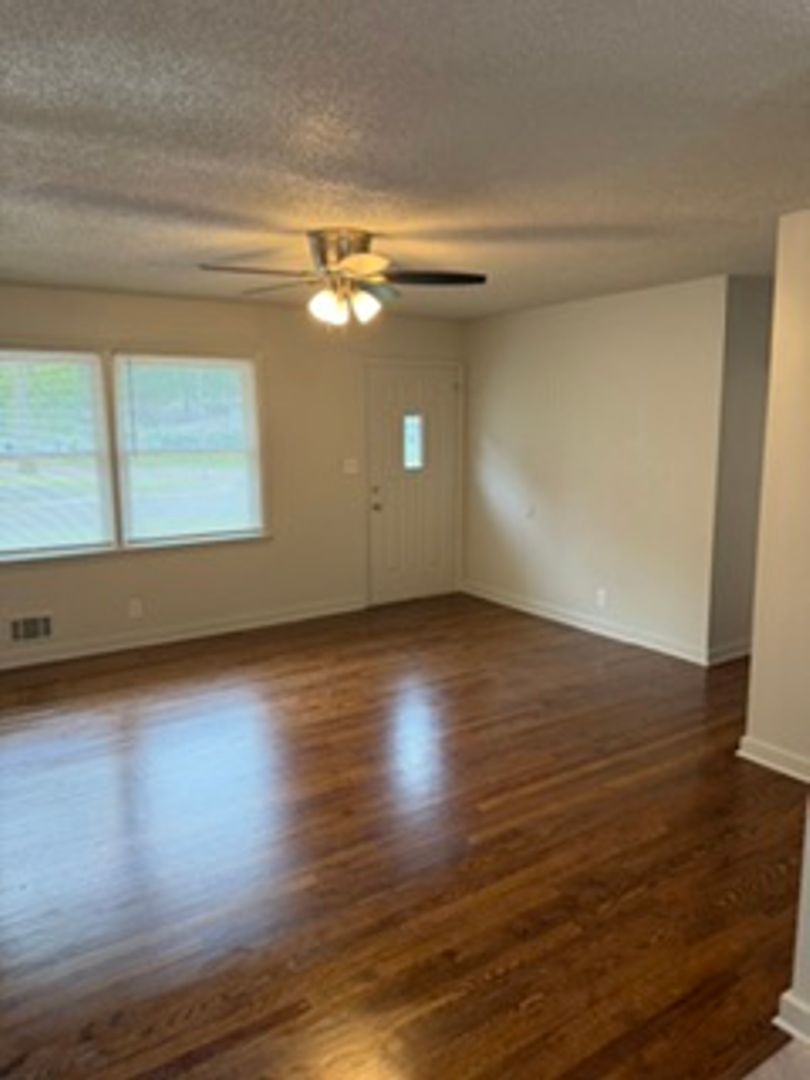 Gladstone House: 6311 N Kansas Ave