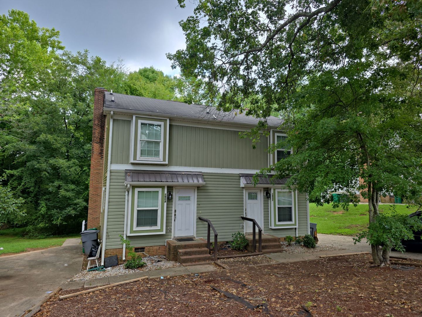 Charlotte House: 1902 Village Lake Drive