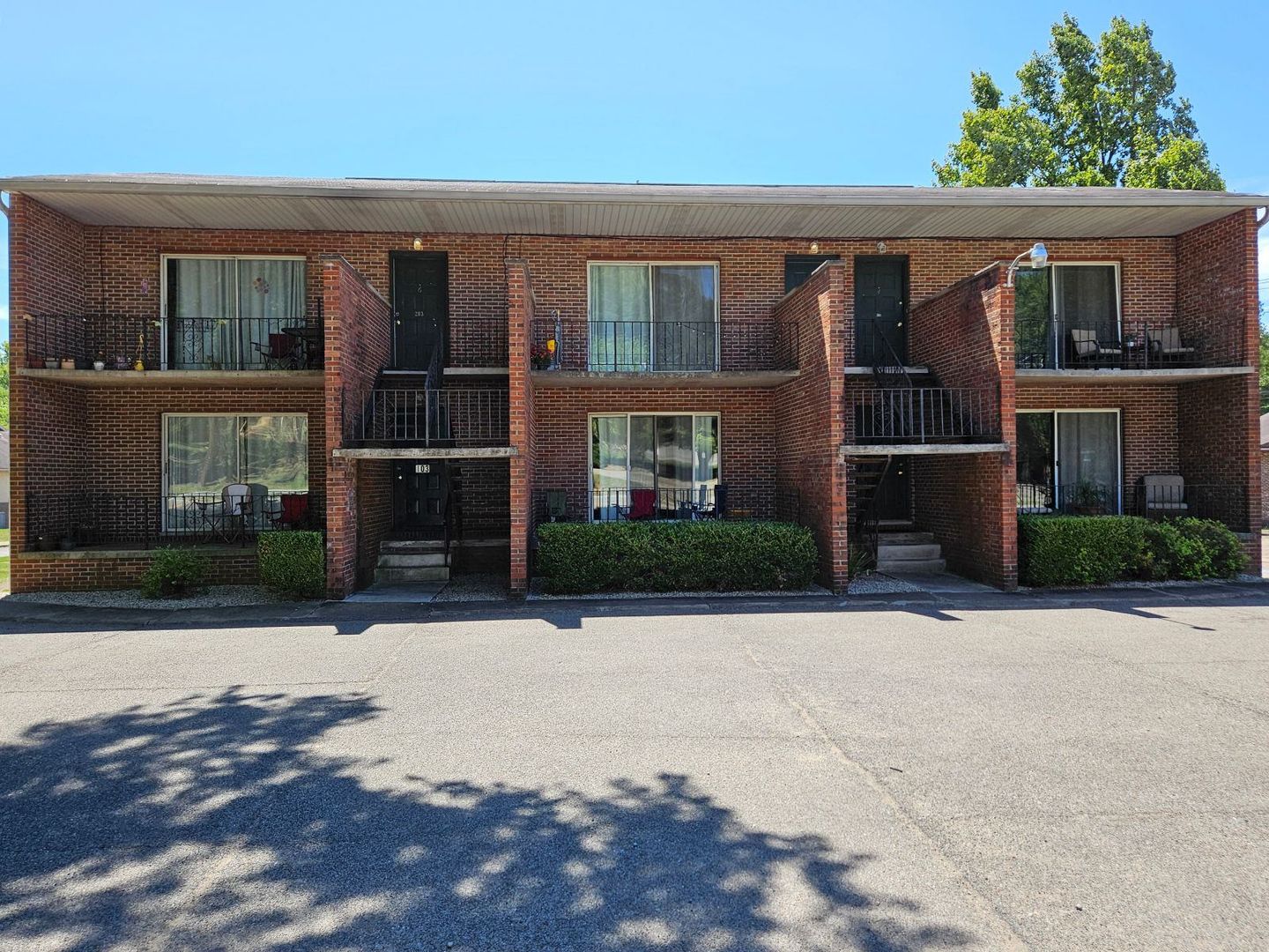 Parkersburg Apartment: 18 Old St. Mary's Pike