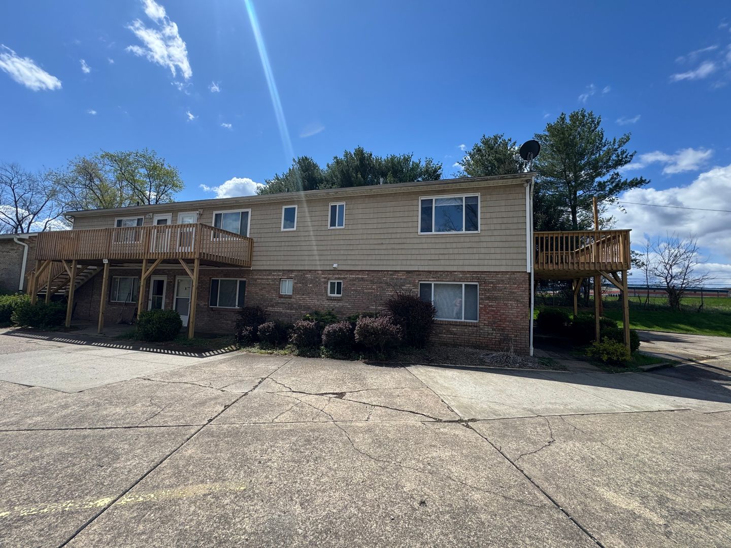 Parkersburg Apartment: 512 9th Avenue