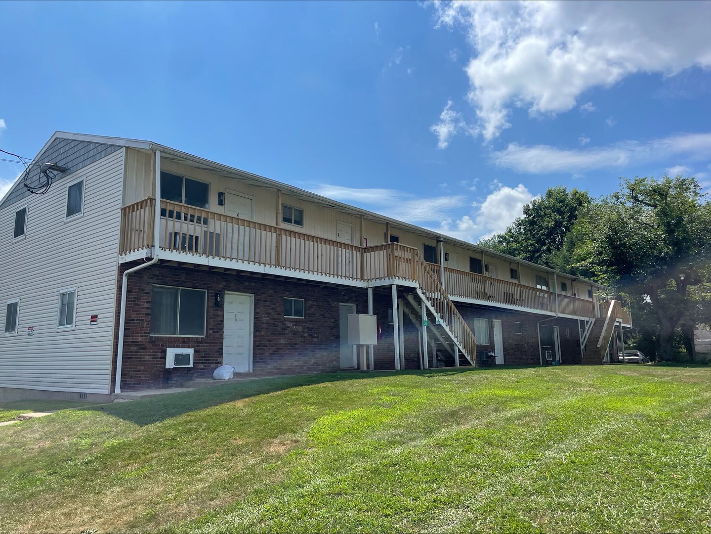 Parkersburg Apartment: 3501 Elm Street