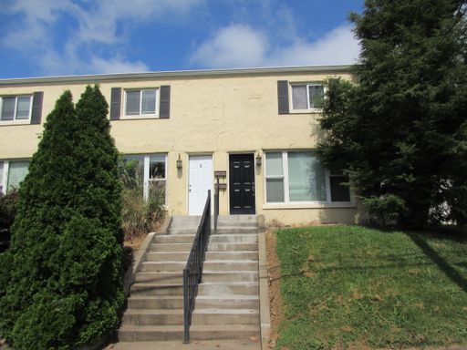 Charming Townhome in the City – photo 1