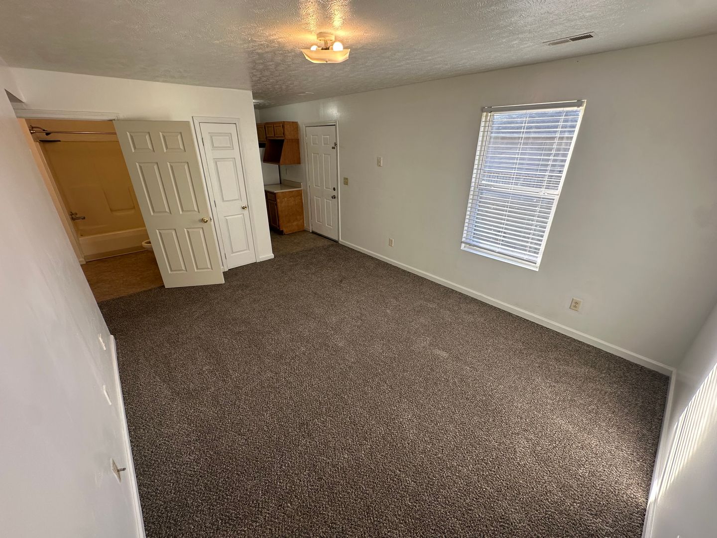 Leighton Court - 1015 (B-H)