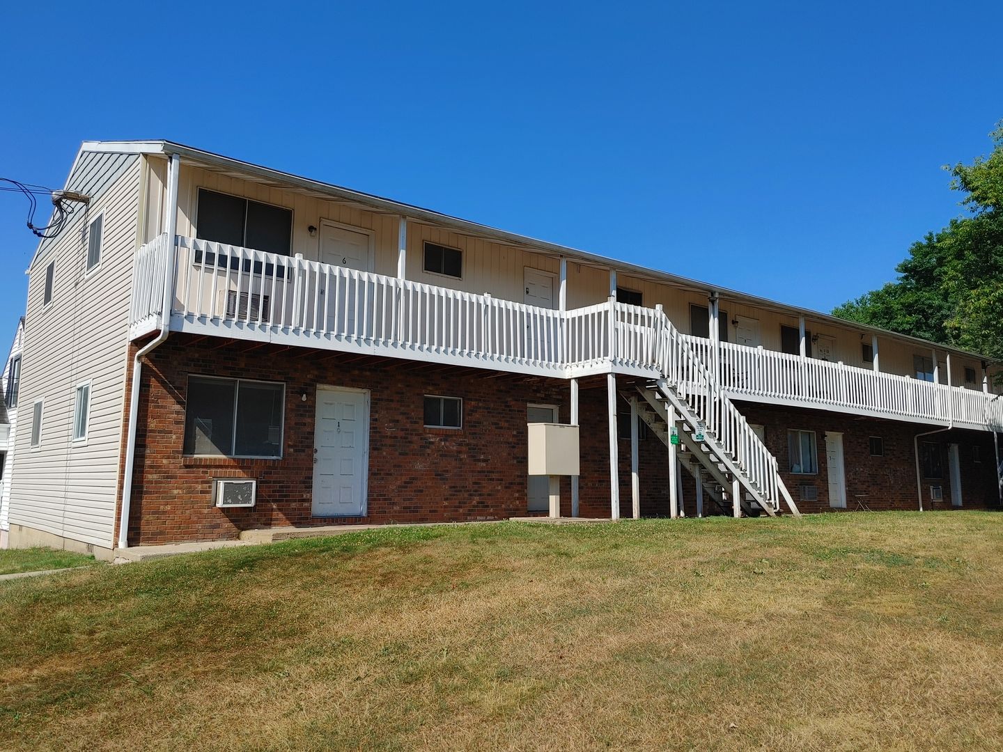 Parkersburg Apartment: 3501 Elm Street
