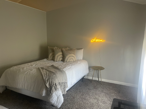 Move-In Ready 1 Bedroom Hideaway | Fully Furnished + Utilities & Wi-Fi Included – photo 1