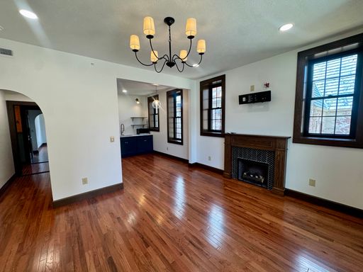 Modern downtown living at its finest! 1 BR/1 Bath Apt. with premium finishings – photo 1