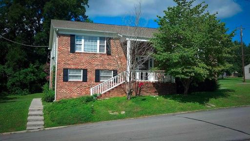 Large 1 Bedroom Near Downtown