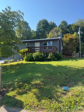 Renovated 3 Bedroom, 3 Bath Home with Full Basement – Athens, TN – photo 1