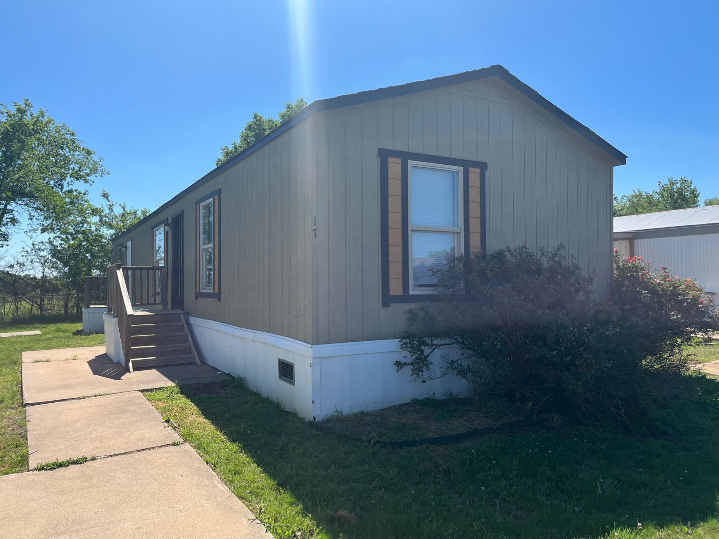 Stillwater Apartment: 2323 E. 6th Ave