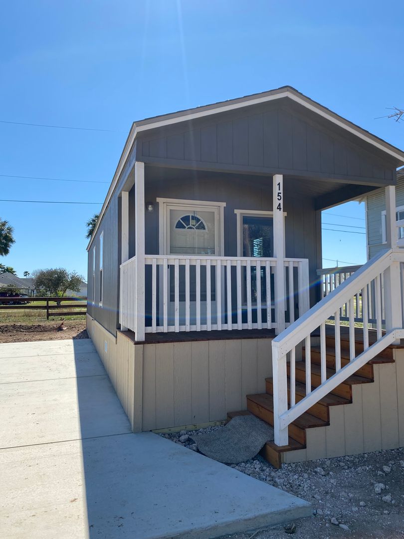 Donna Apartment: 422 S Val Verde Rd