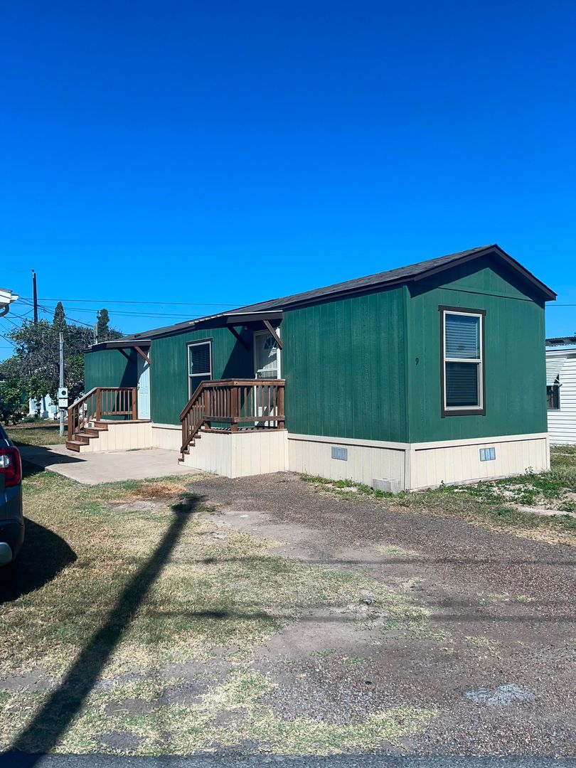 Alamo Apartment: 1513 W Crockett St #49A