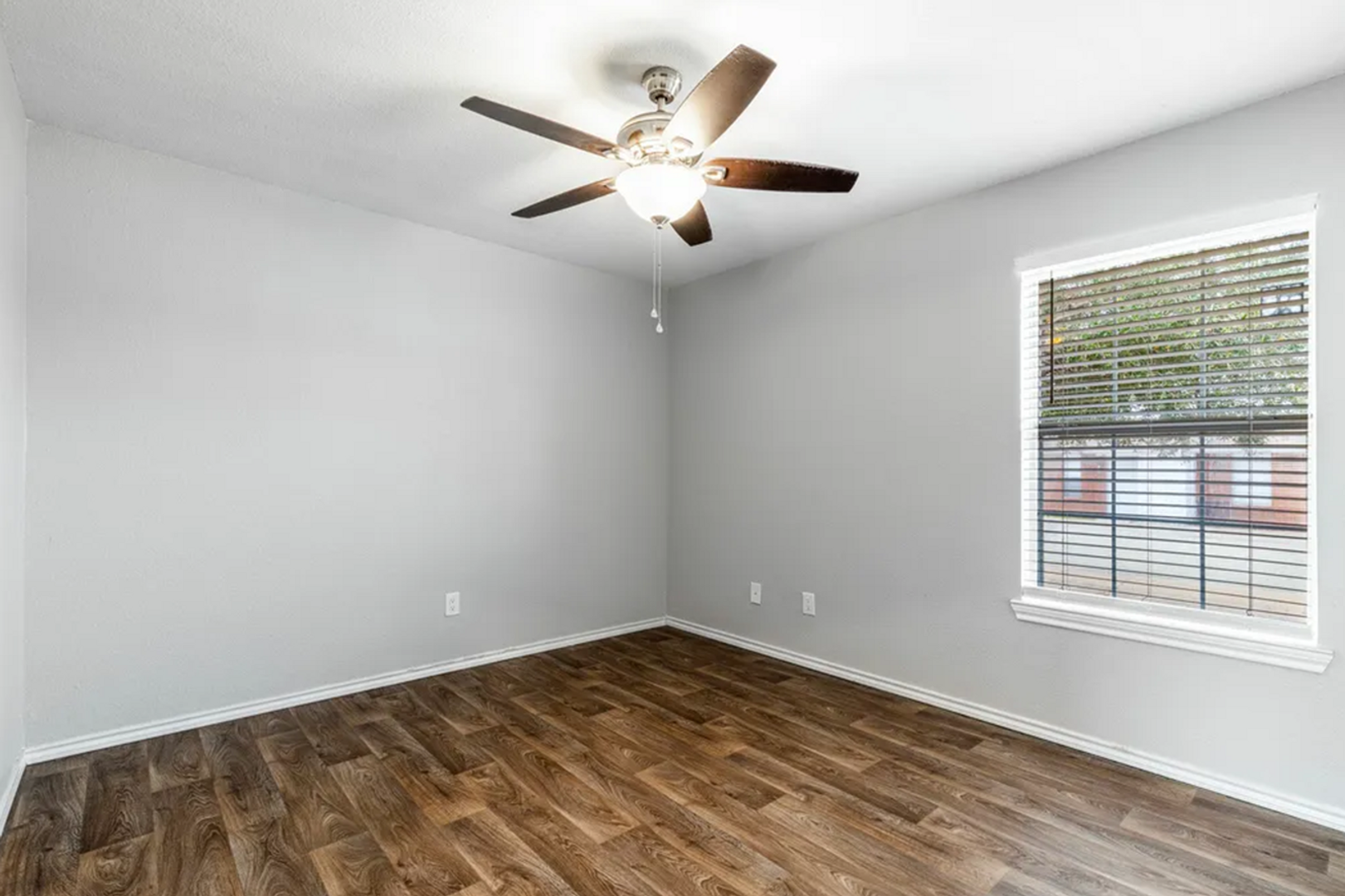 Mabank Apartment: 1432 S Dink St