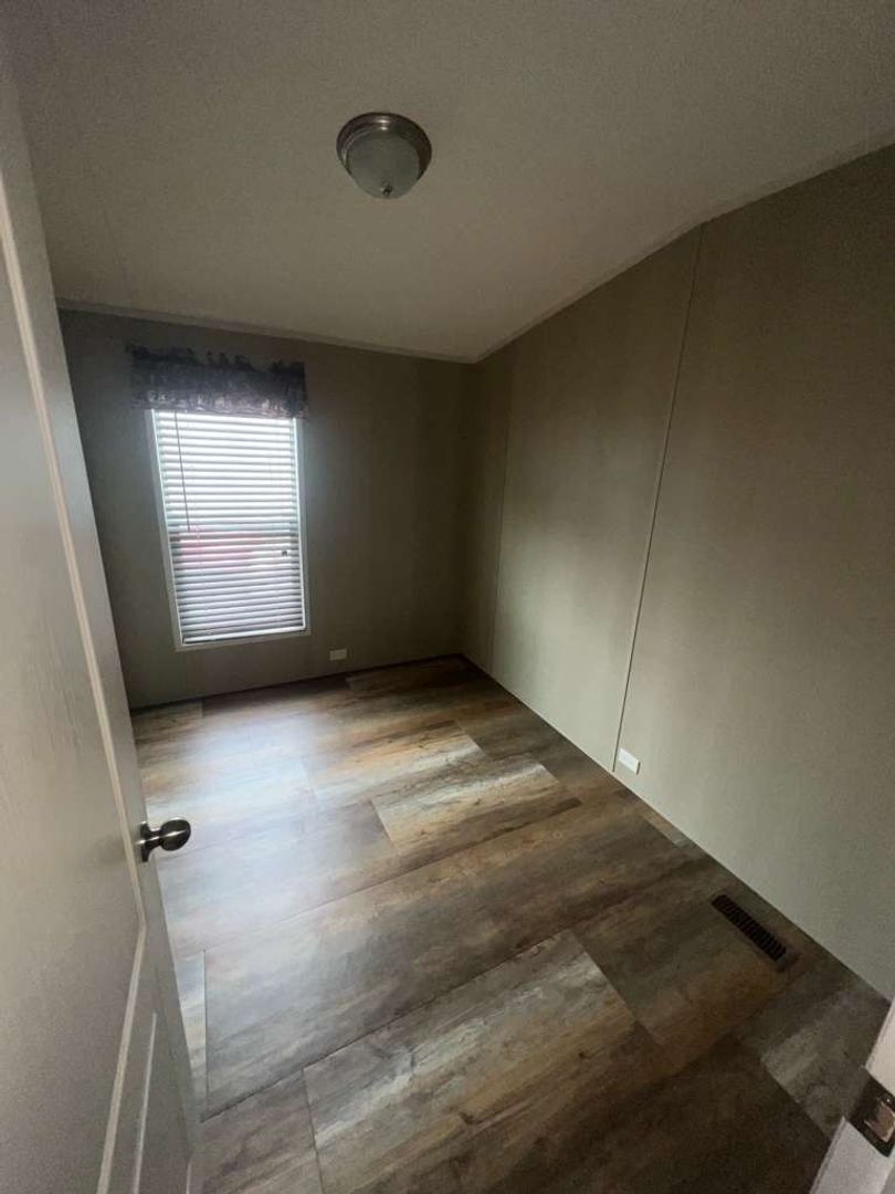 Donna Apartment: 422 S Val Verde Rd