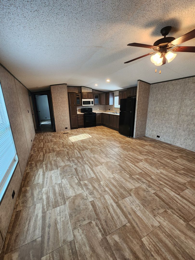 Stillwater Apartment: 2323 E. 6th Ave