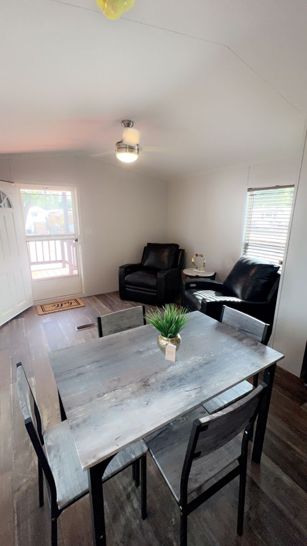 Mission Apartment: 4770 N Mayberry Road