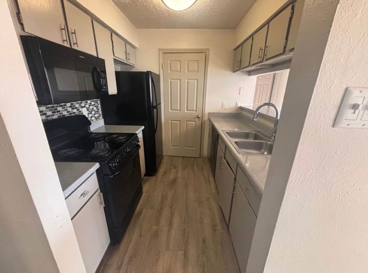 Lewisville Apartment: 247 E. Corporate Drive Unit #1027