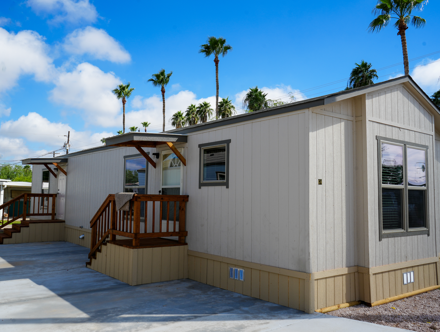 Donna Apartment: 422 S Val Verde Rd