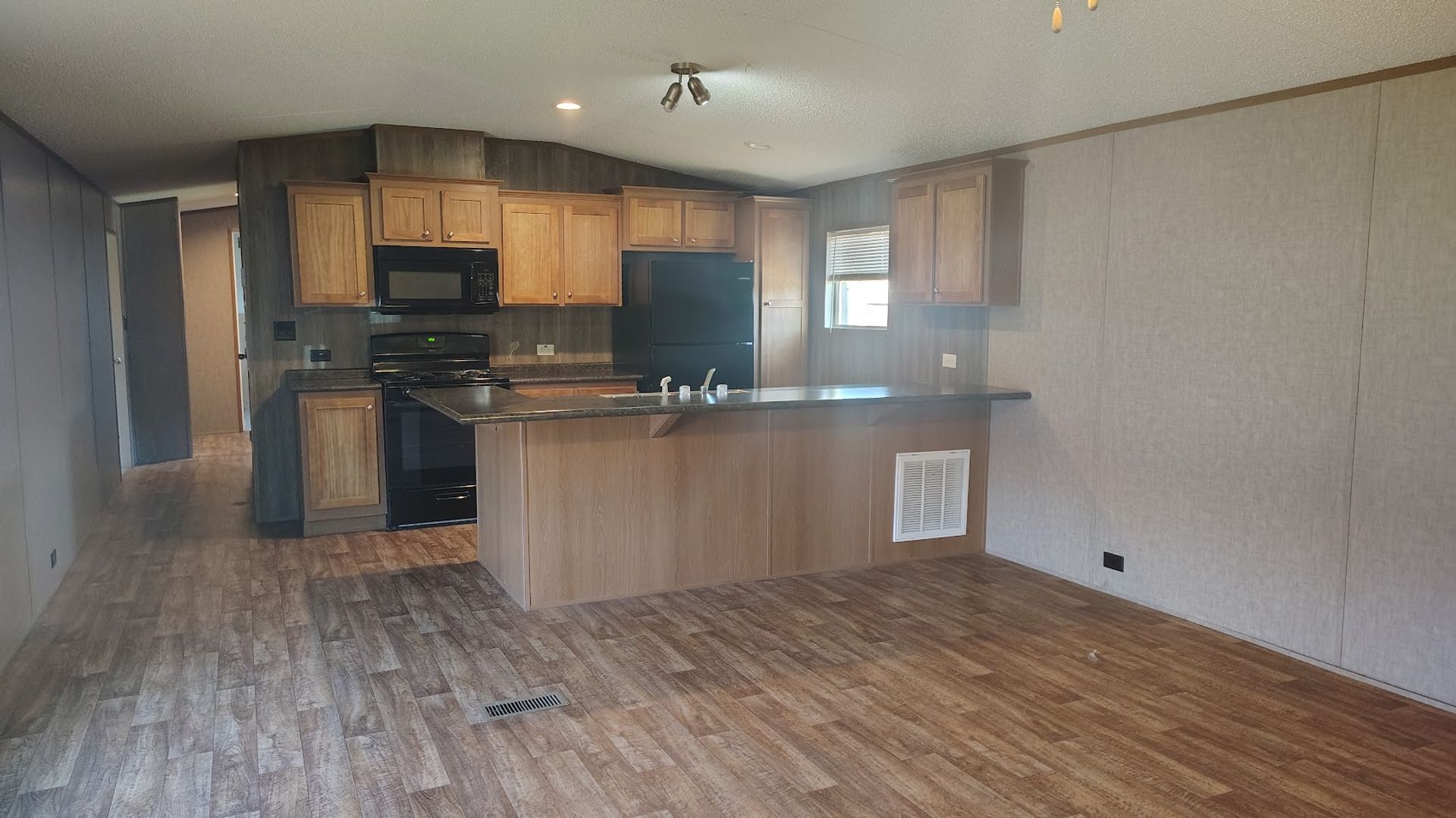 Topeka Apartment: 3831 SW South Park Ave