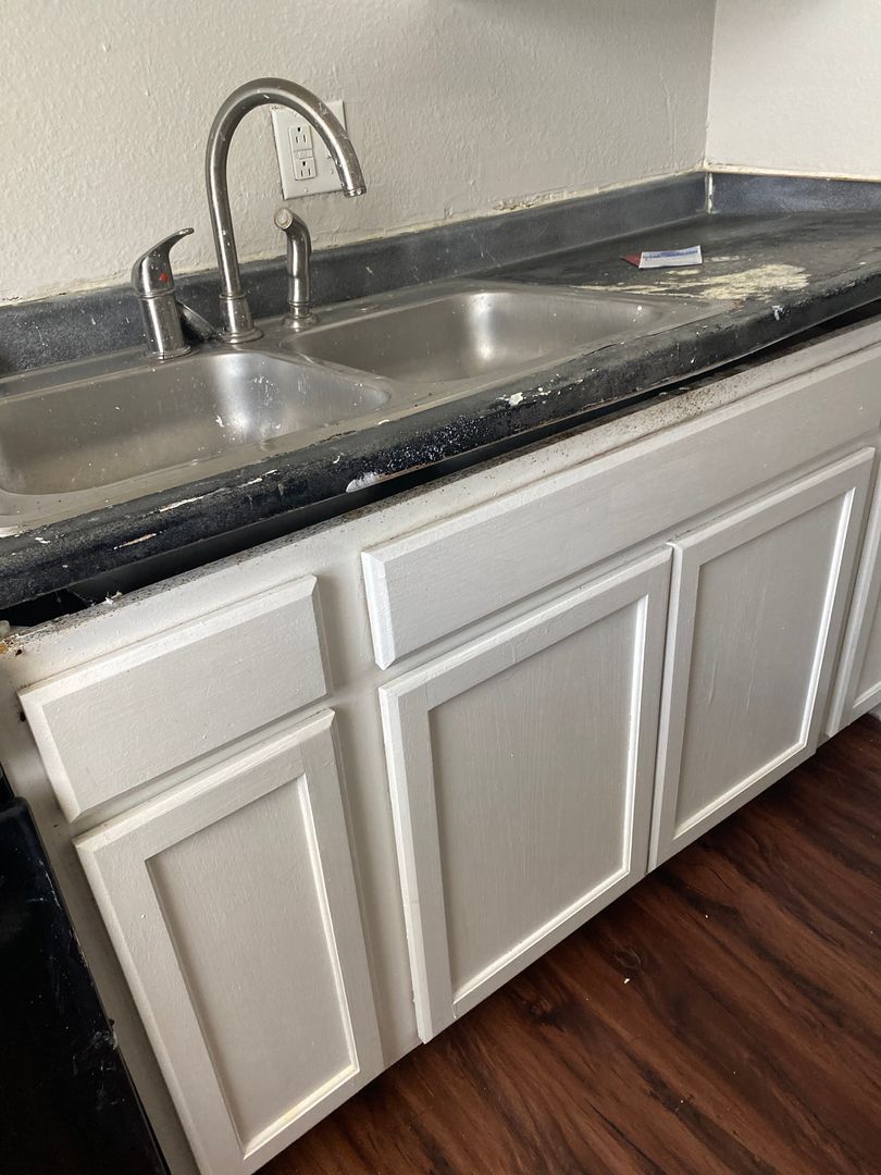 Dallas Apartment: 404 Andrews Ave