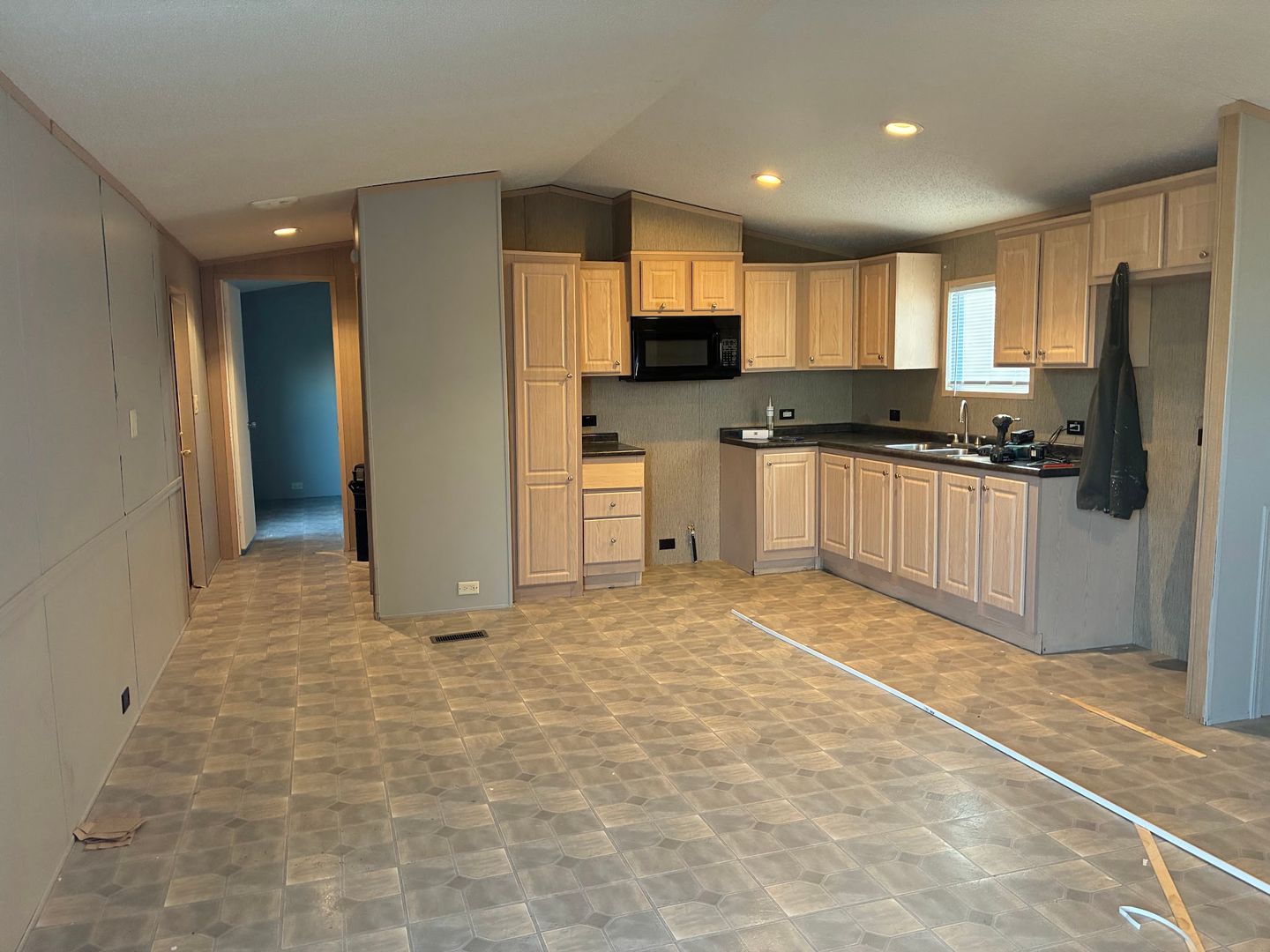 Topeka Apartment: 3831 SW South Park Ave