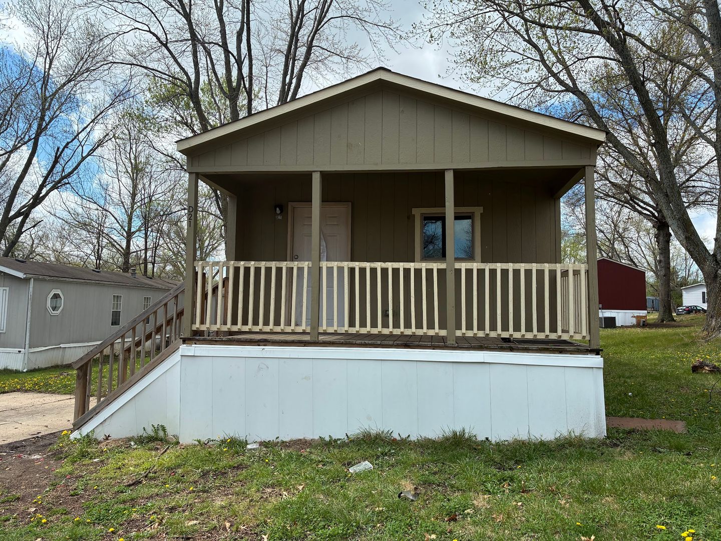 Topeka Apartment: 3831 SW South Park Ave