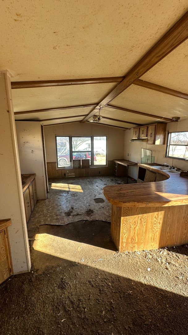 Topeka Apartment: 195 NE Coachlight Drive