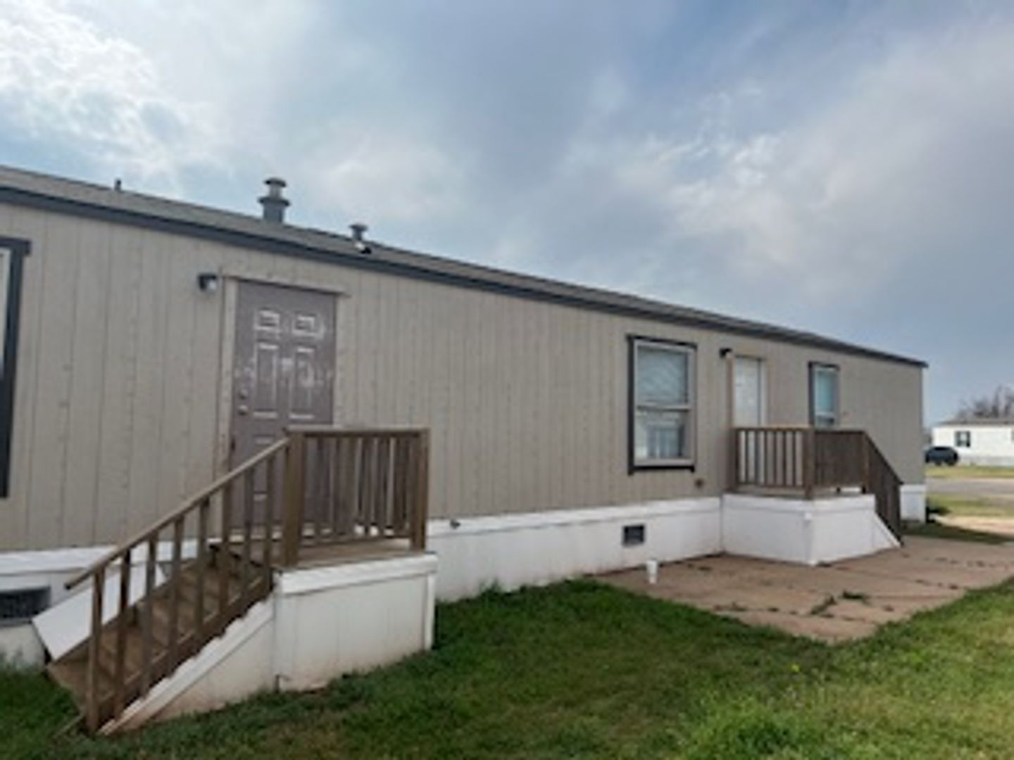 Stillwater Apartment: 2323 E. 6th Ave