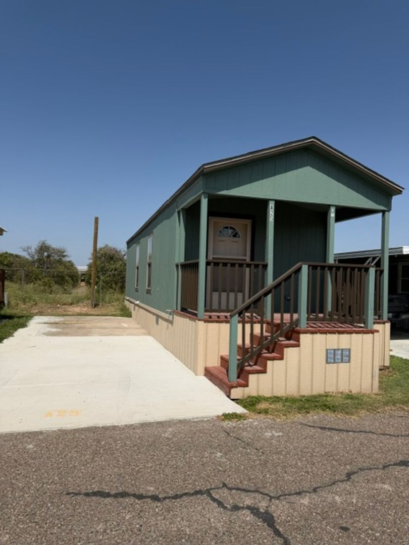 Mission Apartment: 1740 E US Business Hwy 83