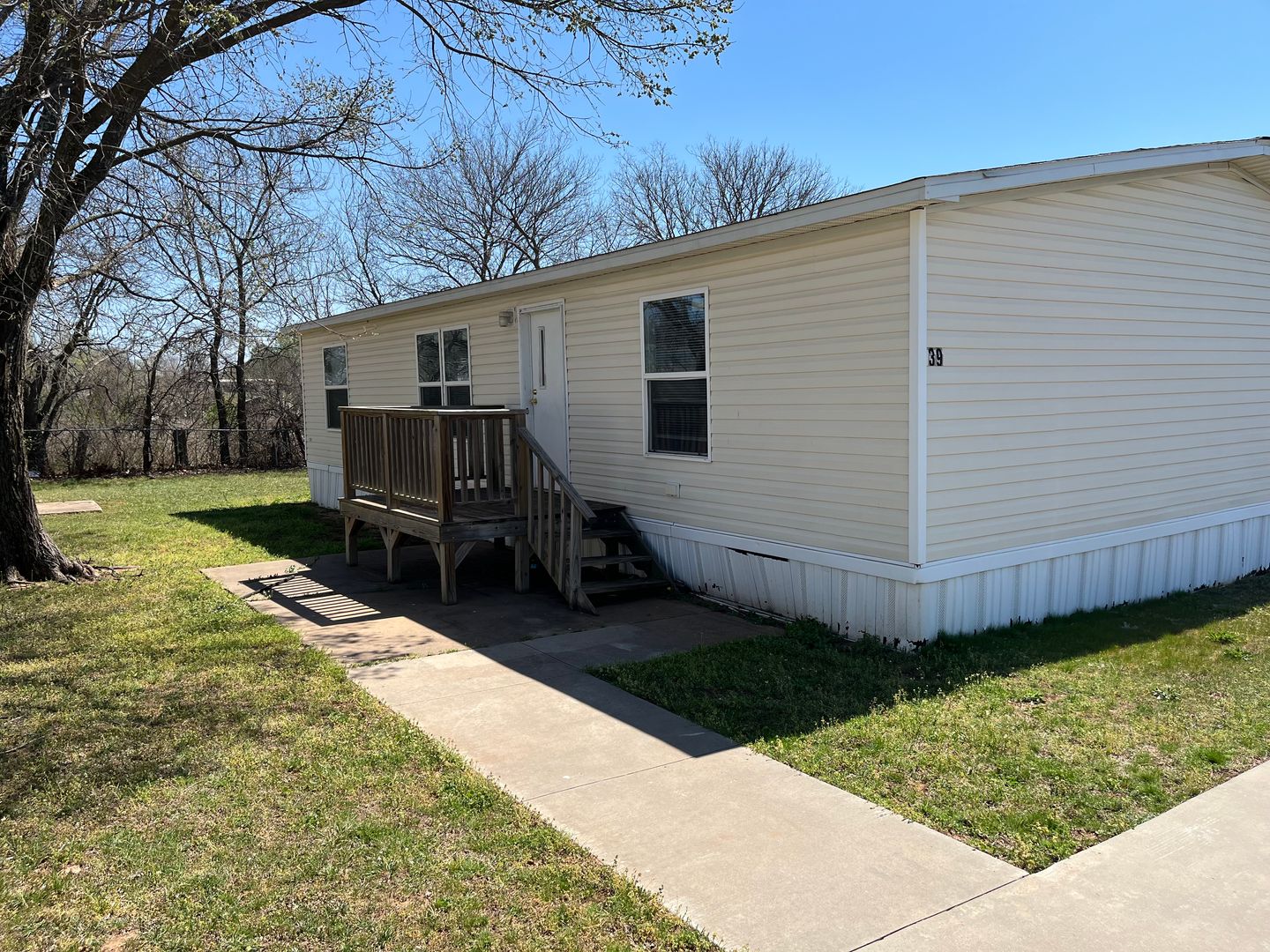 Stillwater Apartment: 2323 E. 6th Ave