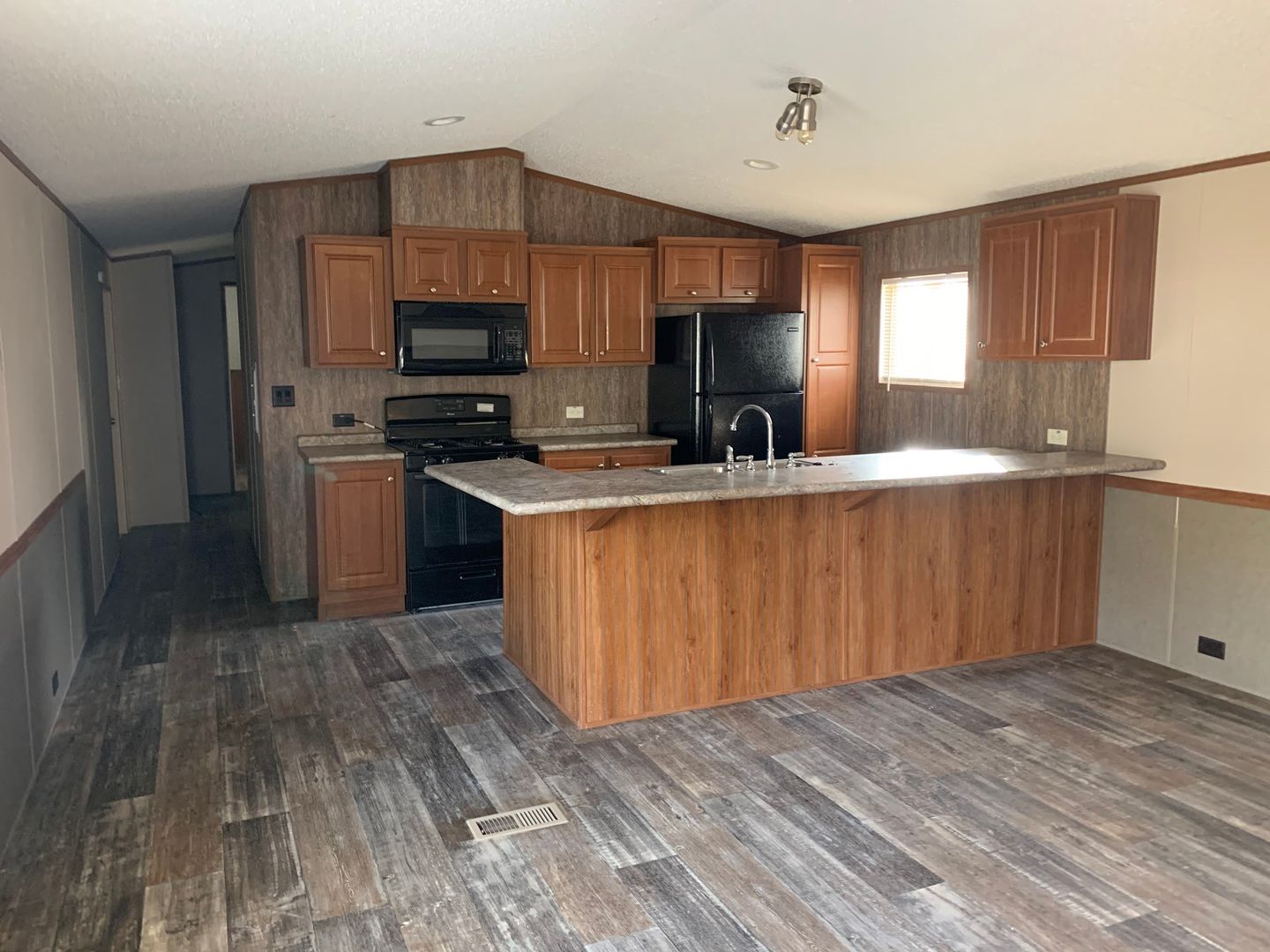 Topeka Apartment: 3831 SW South Park Ave