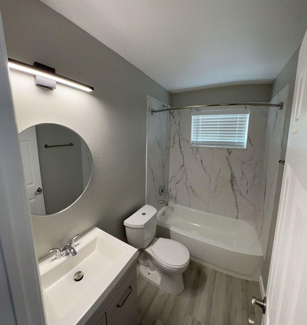 Dallas Apartment: 404 Andrews Ave