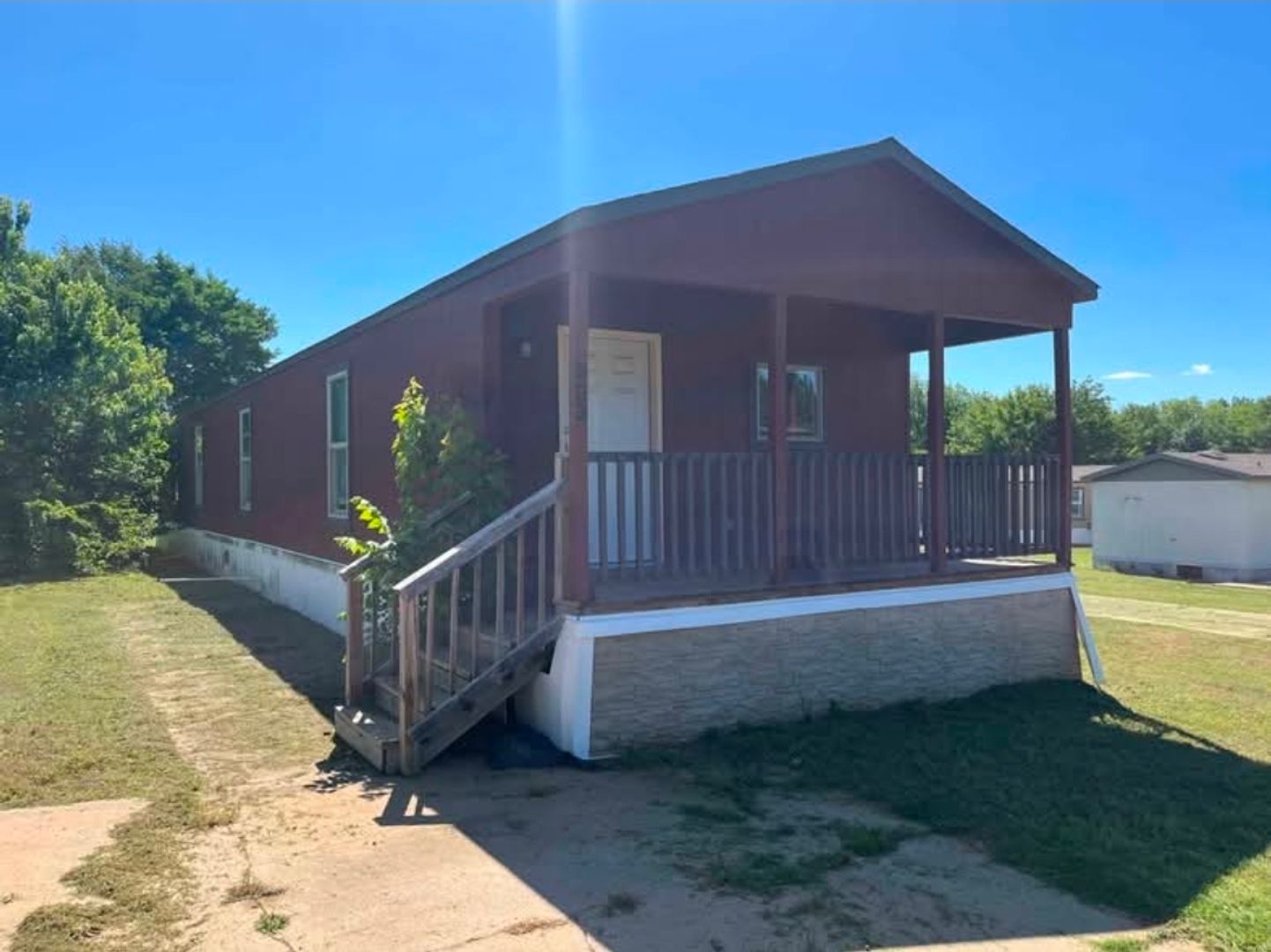 Stillwater Apartment: 2323 E. 6th Ave