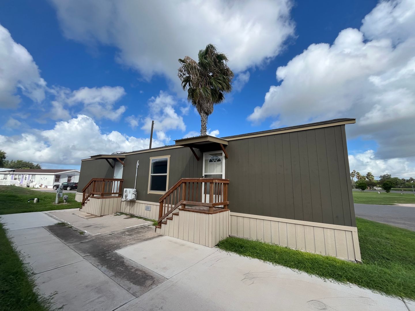 McAllen Apartment: 2901 Hwy 107 West